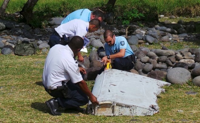 Analysis of possible MH370 debris continues - ảnh 1